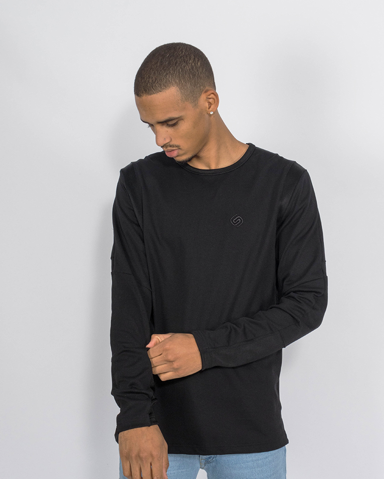 skulk longsleeve essential