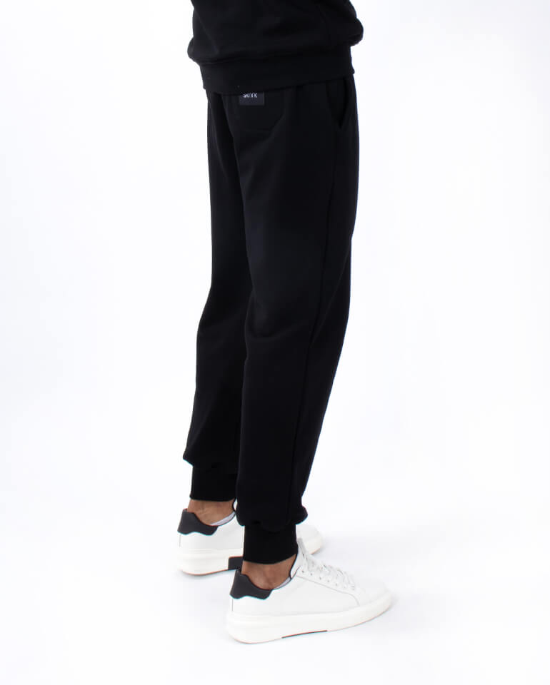 Joggers Plane Black are the perfect fit for you - SKULK