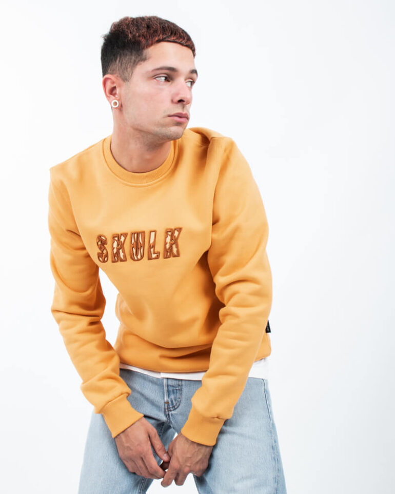 Sweatshirt Let in yellow - man streetwear clothing